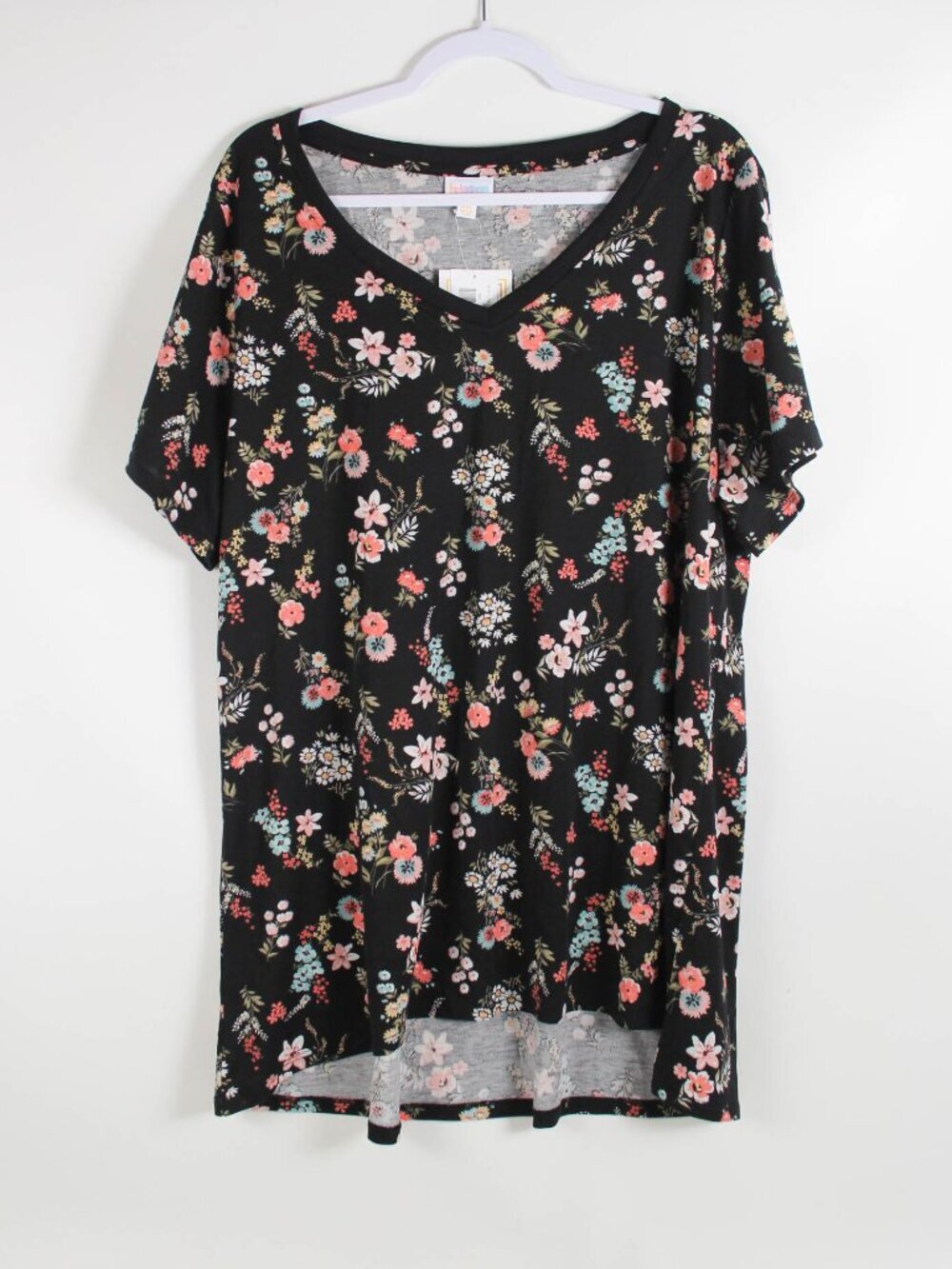 NWT LuLaRoe Christy T 3XL Black Floral V Neck Top